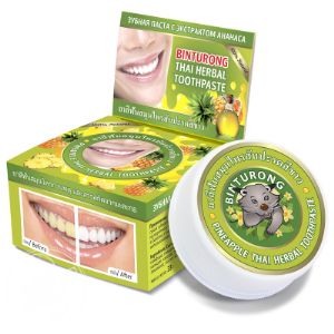 Binturong Green tea Thai Herbal Toothpaste Зубная паста с экстрактом зеленого чая помогает предотвратить размножение вредоносных бактерий в слизистой полости рта. Размягчает зубной камень, предотвращает развитие кариеса. Высокое содержание антиоксидантов снижает количество свободных радикалов в полости рта. Одной баночки зубной пасты хватает на 3 месяца регулярного использования.
Объём: 33 g