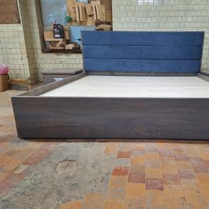 Кровать дуб.