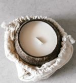 Ароматическая свеча в форме из кокоса GORI candles
