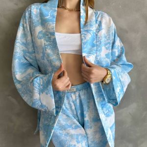 Пижама двойка - кимоно с шортами

🪡Швейное производство KEMSEL

➖ Пижама из шелка
➖ Миним.заказ от 500 шт 
➖ Изготовление модели по фото 
     ДОСТАВКА ПО ВСЕМУ СНГ 📦