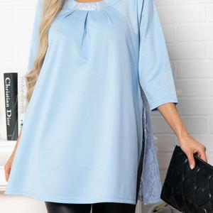 Туника голубая трикотажная от бренда LT Collection — это отличный выбор для создания стильного и удобного образа. Свободный крой и высокие боковые разрезы придают ей легкость и свободу движений. Особое внимание заслуживает изысканная кружевная спинка, которая придает тунике неповторимый шарм и делает её уникальной. Рукава длиной 3/4 добавляют образу элегантности. Эта туника идеально сочетается с брюками и юбками, что позволяет создавать разнообразные стильные образы. Добавьте эту уникальную вещь в свой гардероб, чтобы подчеркнуть свою индивидуальность!