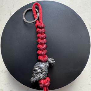 Брелок Викинг с большой бусиной.
Компактный брелок для ключей или темляк для ножа.