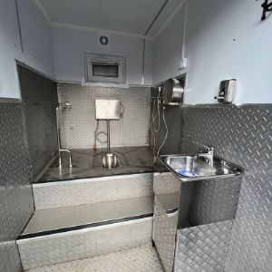 Мобильные вагон-дома санузлы с раздельными кабинками. Спецпроект, изготовлен по индивидуальному заказу ООО «Газпром бурение».