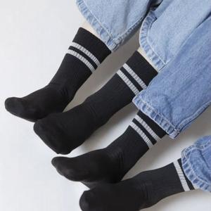 ПРОДАЕМ ТОЛЬКО ОПТОМ и ТОЛЬКО от 500 ПАР!
После закрытия магазина остался остаток носков.
БЕЛЫЕ ВЫСОКИЕ НАЙК (РОССИЯ и КИТАЙ), Цена за пару при минимальной партии 20 руб за пару.
Размеры:
38-41 есть 16000 пар
41-47 есть 15000 пар
БЕЛЫЕ ВЫСОКИЕ С ЧЕРНЫМИ ПОЛОСКАМИ (РОССИЯ), Цена за пару при минимальной партии 20 руб за пару.
Размеры:
38-41 есть 5500 пар
41-47 есть 5500 пар
ЧЕРНЫЕ ВЫСОКИЕ С БЕЛЫМИ ПОЛОСКАМИ (РОССИЯ), Цена за пару при минимальной партии 20 руб за пару.
Размеры:
38-41 есть 550 пар
41-47 есть 550 пар
Носки ВЫСОКИЕ С СЕРДЕЧКАМИ (КИТАЙ), Цена за пару при минимальной партии 17 руб за пару.
Размер:
35-41 есть 3000 пар
Носки СРЕДНЕЙ ВЫСОТЫ С СЕРДЕЧКАМИ (КИТАЙ), Цена за пару при минимальной партии 17 руб за пару.
Размер:
35-41 есть 3000 пар
Носки были связаны на фабрике в Новосибирске, качество хорошее, в составе много хлопка, высокие. Часть носков производство Китай.
Носки находятся в Новосибирске, при покупке всей партии разом отправка за наш счет в любой город России.
Минимальная оптовая партия от 500 пар.
При одновременной покупке всех остатков сделаем скидку и отдадим весь товар за 17 руб пара! Носки с сердечками отдадим за 15 руб пара.
На все носки есть фотоконтент для Вайлдберриз и ОЗОН-предоставим бесплатно.
При покупке минимальной партии отправим в любой город транспортной компанией ПЭК или деловые линии