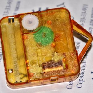 Цветной кварцевый часовой механизм в прозрачном корпусе 12 мм с петлей