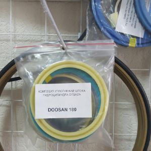 Комплект уплотнений штока гидроцилиндра отвала DOOSAN 180