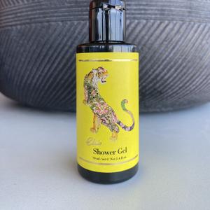 Гель для душа / Shower Gel ETRO 70 ml

Оптовая распродажа брендовой уходовой косметики ETRO (Италия)

Предлагаем приобрести ограниченную эксклюзивную партию бренда ETRO — шампуни, гели для душа, кондиционеры для волос, крем для тела, мыло.

• Продукция ETRO — это оригинальные средства по уходу за телом и волосами с уникальными ароматами.
• Идеально подойдёт для бутиков, SPA-салонов, гостиниц, магазинов косметики, маркетплейсов
• Мелкий и крупный оптом
• Документы, сертификаты, фото по запросу
• Быстрая доставка по России