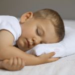 На чем необходимо спать детям