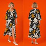 Роскошное вискозное платье "Noir Botanica Élégance"