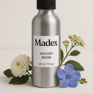 Эссенция Woody Musk — глубина, стойкость и утончённая чувственность




Аромат Woody Musk от Madex сочетает в себе насыщенные древесные ноты с мягкой мускусной базой, создавая тёплый, элегантный и запоминающийся шлейф. Это идеальный выбор для премиальной парфюмерии и ухода за телом.




🌲 Основные характеристики:




Тёплый, древесно-мускусный аромат
Глубокий и стойкий профиль
Подходит для унисекс-продуктов
💧 Области применения:




Парфюмерия (туалетная вода, парфюм)
Кремы, лосьоны и спреи для тела
SPA-продукция и ароматизация помещений
Мыло и гели для душа премиум-класса
Произведено в Италии, фасуется под брендом Madex. Подходит для люксовых серий.




📦 Доступные объёмы: 30 мл, 100 мл, 1 л, 5 л




Свяжитесь с нами, чтобы получить техническую документацию, цены и образцы.