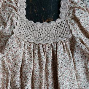 Наша новинка  платье для девочки с элементами ручной вязки