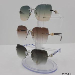 Солнцезащитные очки в ассортименте