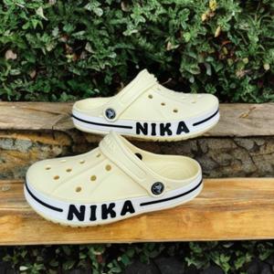 Сабо подростковые
ART: K-04
Цвета : черный, синий, белый, серый, цветные
стильные удобные
!! размерный ряд:
36/37/38/39/40/41
В коробке по : 6 пар