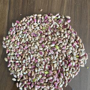 Green dried pistachio kernel