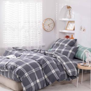 Стиранный хлопок — натуральная ткань для постельного белья из 100% хлопкового волокна. Проходит предварительную стирку на производстве, благодаря чему становится мягкой, матовой и приятной к телу уже с первого использования. Хорошо пропускает воздух, впитывает влагу, не электризуется и подходит для ежедневного сна в любое время года. Ткань устойчива к многократным стиркам, не дает сильной усадки и сохраняет форму и цвет. Оптимальный выбор для комфортного и долговечного постельного белья.