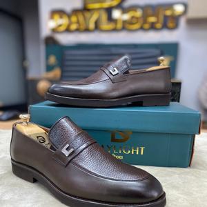 Classic_shoes_c