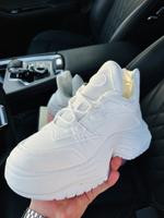 Женские кроссовки