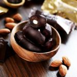 Raivaco — финики с миндалем в нежнейшем шоколаде оптом