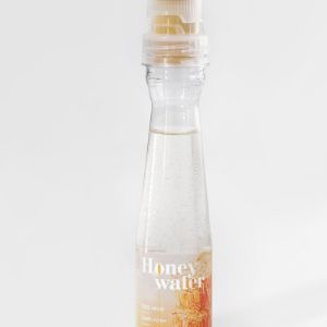 Honey water – медовая вода с мёдом.
Состав: мёд натуральный, вода питьевая очищенная.