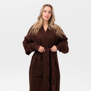 Современный кардиган с аккуратной посадкой. Подходит как для классического, так и для casual-стиля.