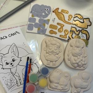 Набор из гипса для раскрашивания «Барельеф»
(100₽)

В набор входит:
1. Фигурка гипсовая 2 шт
2. Краски 3 шт
3. Кисть
4. Открытка раскраска
5. Пакет
6. Подарок сюрприз

(готовый набор для раскрашивания, ничего дополнительно докупать не нужно)