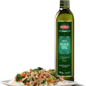 BestOlio Olive Pomace Oil - это масло, полученное путем обработки оливкового жмыха органическими растворителями и высокой температурой. Такое масло не имеет столько пищевой ценности, как оливковых масла холодного отжима, но имеет все те витамины и минералы которые присутствуют в натуральном масле, только в меньшем количестве.
Он продается в соответствии со следующими обозначениями и определениями. Идеально подходит для жарки, так как сохраняет свои характеристики даже при высоких температурах.                                                                                                                                  Температура дымообразования: 460 ° F / 238 ° C
Кислотность менее 1%