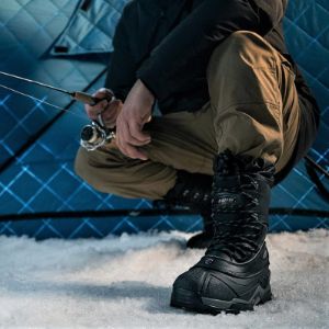 Ботинки BAFFIN Snow Monster рассчитаны на приключения при экстремально низких температурах. Они прошли испытание в самых суровых климатических условиях мира. Техническое совершенство, легкость и гибкость – вот что такое Snow Monster. Рекомендуются при умеренном уровне активности. В них есть всё, что нужно зимней обуви премиального уровня.
Серия обуви Epic объединяет в себе последние инновации в сфере создания комфортной обуви для зимних экспедиций. Обувь очень тёплая, подходит для работы, рыбалки, катания на снегоходе и других видов отдыха.