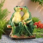 Две лягушки на лавке (21х29х35) В коробке по 4шт. 1063584