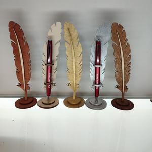 Подставка для ручки перо