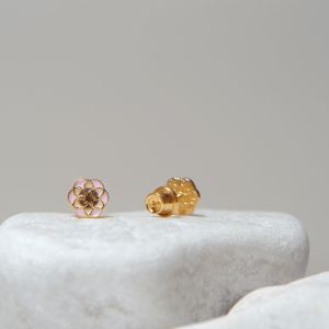 Серьги-пусеты. Модель цветок жизни, материал серебро 925 пробы, покрытие лимонное золото 585 пробы, холодная эмаль цветовая коллекция &#34;сахарная вата&#34; и &#34;лесная фиалка&#34;