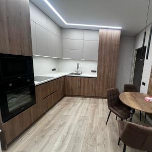 Фасады Alvic, петли blum, столешница и фартук Slotex, тандем боксы  AQ