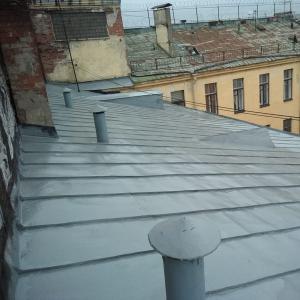 Мастика керамит - ремонт металлической скатной кровли.