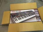 Профессиональный клавиатурный контроллер AKAI MPK261 Performance Keyboard Controller — 61 клавиша