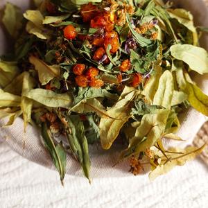 Травяные чаи 
Состав: Липа цветы, иван чай, облепиха сублимированная
Состав и как заваривать на обратной стороне пакета
Ароматный чай. Запах и вкус липа с облепихой