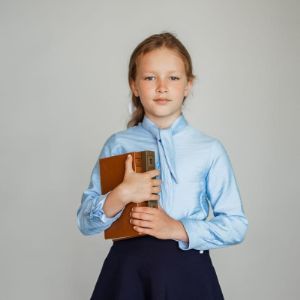 Блузка школьная голубая из вискозы