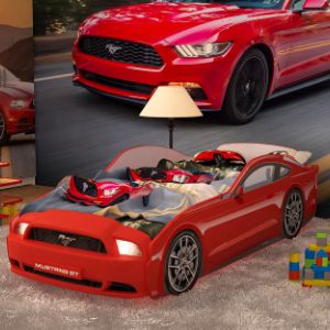 Мебельная фабрика «Re:Driver» производит тематическую детскую мебель с 2007
года. Она ориентирована для детей от 2-х до 12 лет. Все наши модели являются
собственными идеями наших дизайнеров и технологов, и основателей компании. Все
кровати фабрики производятся по собственной разработанной технологии
«Constructor+», которая дает дополнительную надежность и долговечность.
Технология «Constructor+» заключается в том, что все несущие детали кровати
имеют внутреннюю фрезеровку в 0.5 см, куда входят все элементы ЛДСП. Только
после этого кровать стягивается качественной фурнитурой. С точки зрения
экономической составляющей, подобный метод производства является достаточно
затратным. Внедрив данную технологию производства, почти во все модели и
комплектации наших кроваток, мы значительно увеличили срок эксплуатации нашей
продукции, а так же показатели нагрузок на конструкцию, которая выросла на 200%,
по сравнению с пред идущими показателями.Вся продукция фабрики
сертифицирована и имеет всю необходимую документацию и разрешения на право
производства и использования материалов, перечень которых вы встретите ниже.
Информация о сертификации нашей продукции имеется на сайте Росаккредитации.
В 2019 году наше производство прошло полную автоматизацию всех процессов
производства. Вся продукция производится собственными силами и
профессиональным оборудованием, без при бегания к услугам подрядчиков.
Пластиковые элементы, независимые ортопедические основания, а также, матрацы к
нашим кроваткам, производятся нашей компанией без посредников. В отличии от
наших основных конкурентов, мы не используем УФК печать (метод нанесения красок
сразу на поверхность). Подобный метод нанесения рисунка достаточно бюджетный
для производителя, и встречается в 70% случаев у производителей, использующих
изображения на мебели. Данный способ не защищен от внешних воздействий, не
говоря уже о безопасности и экологичности, такого метода нанесения печати. Важно
так же знать, что при повреждении изображения, потребителю не останется ничего
делать, как менять поврежденную панель у производителя, скорее всего за деньги …
ил же смирится, так как рекламация (ремонт) здесь невозможна, по причине того
изображение не возможно демонтировать, в отличии от метода используемого нами.
Широкоформатные принтеры японского производителя «Roland», наносят
изображение на виниловую поверхность методом струйной печати, с
использованием дорогостоящих красок, исключительно категории «Ecosolvent»,
которые является безопасными для человека. Эта категория чернил не имеет
химических испарений. Другими словами наши кровати не пахнут, даже в процессе
производства. Вам не придется по несколько дней выветривать комнату, после того
как уедут наши сборщики.
После того как оборудование наносит изображение на виниловую поверхность, оно
покрывается дополнительным слоем прозрачной, ламинированной пленки, которая
защищает младенца от прямого соприкосновения с чернилами и от внешних
воздействий. Ламинированная поверхность защищает кровать от царапин, которые
образуются в результате длительной эксплуатации мебели. В составе пленки
присутствует воск, который, фактически полируется со временем в результате уходя
за кроваткой. В данном случае, если вдруг вы повредите изображение, то вам не
придется менять всю панель, достаточно будет обратится к нам и мы заменим
изображение, не меняя саму панель кровати. Все пластиковые элементы наших
моделей имеют неограниченную гарантию. Мы прекрасно понимаем, что потребитель
не сможет приобрести нужную поврежденную деталь ни - где, кроме, как у нас. Все