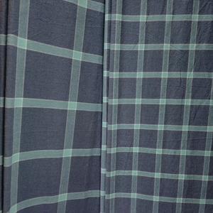 Стиранный хлопок — натуральная ткань для постельного белья из 100% хлопкового волокна. Проходит предварительную стирку на производстве, благодаря чему становится мягкой, матовой и приятной к телу уже с первого использования. Хорошо пропускает воздух, впитывает влагу, не электризуется и подходит для ежедневного сна в любое время года. Ткань устойчива к многократным стиркам, не дает сильной усадки и сохраняет форму и цвет. Оптимальный выбор для комфортного и долговечного постельного белья.