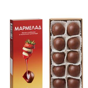 *Мармелад Клубника-Банан в натуральном шоколаде* – это идеальное сочетание нежности и насыщенного вкуса, которое придется по душе даже самым взыскательным сладкоежкам. Наш продукт создан для тех, кто ценит натуральность и качество в каждой детали.  
*Преимущества:*  
- *Мармелад на пектине:* Мы используем только натуральный пектин, который делает мармелад нежным, упругим и полезным.  
- *100% натуральный состав:* Никаких искусственных красителей, ароматизаторов или консервантов – только натуральные ингредиенты.  
- *Натуральный шоколад:* Каждая мармеладная конфета покрыта тонким слоем настоящего шоколада, который подчеркивает вкус и добавляет изысканности.  
- *Фруктовый вкус:* Вкус мармелада создается исключительно за счет натурального фруктового сока, что делает его ярким и насыщенным.  
- *Экологичная упаковка:* Удобная крафтовая коробка не только выглядит стильно, но и заботится о природе.  
- *Индивидуальная упаковка:* Каждая мармеладная конфета находится в отдельной бумажной тарталетке, что сохраняет ее форму и делает употребление удобным.  
-*Идеальный подарок:* Этот продукт станет прекрасным презентом для близких, коллег или друзей. Его натуральность и изысканный вкус подчеркнут вашу заботу, а доступная цена делает его отличным выбором для любого повода.
