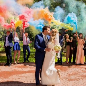 Цветной дым на свадьбе