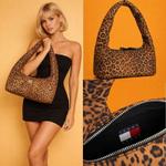 Tommy Hilfiger Роскошная сумка-хобо с леопардовым принтом