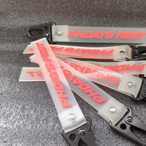 ПВХ Ремувки на заказ - яркие и функциональные брелоки по макету заказчика. Служат эффективным инструментом продвижения бренда.