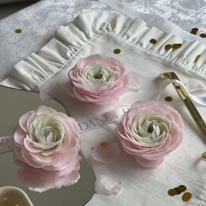 Свечи ранункулюсы ручной лепки из пчелиного воска