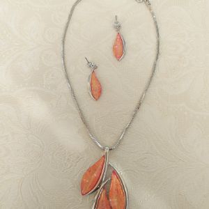 Набор(колье+серьги) в серебре
Цена:480руб.
Арт.3377