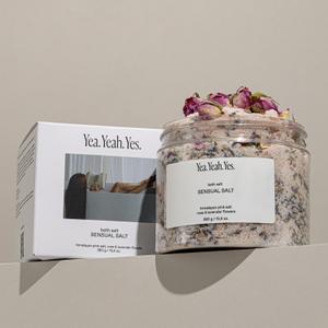 Соль для ванны с цветками лаванды и чайной розы
SENSUAL SALT

Y(Y)Y приглашает на чувственное свидание с собой.
Горячая ванна с гималайской солью позволит снять стресс и настроиться на волну расслабления. Почувствуй, как твоя кожа становится мягкой и притягательной благодаря розовой гималайской соли. Цветы лаванды успокоят и уберут раздражение, а бутоны чайной розы увлажнят и напитают ароматом.
Зажги свечи, включи музыку и расслабься.
Тело, напитанное силой минералов, благодарит тебя.

Цветки лаванды и чайной розы