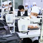 Классические и спортивные костюмы, платья пижамы