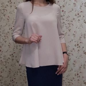 Блуза женская
Состав 50% вискоза, 45% ПЭ, 5 лайкра
Размеры 40-46
цена 951 рубль