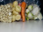 Очищенные овощи в вакуумной упаковке