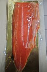 Пласты радужной форели слабосоленой оптом в вакууме. Вылов в Карелии.