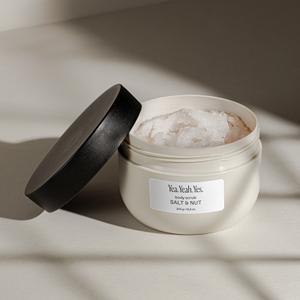 Скраб для тела с макадамией
SALT &amp; NUT

Роскошный орехово-шоколадный шлейф аккуратно разливается по твоему телу, нежно прикасаясь к каждой его части. Скраб бережно отшелушивает, оставляя после себя невероятно мягкую и гладкую кожу. Нежный сливочный аромат пробуждает чувства и желания. Время быть соблазнительной.

Ощущения
нежная кожа, готовая к прикосновениям

Макадамия