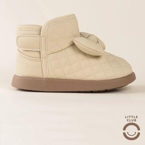 Нарядные демисезонные ботиночки для девочек «Принцессы» от Little Club: белый верх, кружево, атласный бант. Мягкая подошва, удобная застёжка.